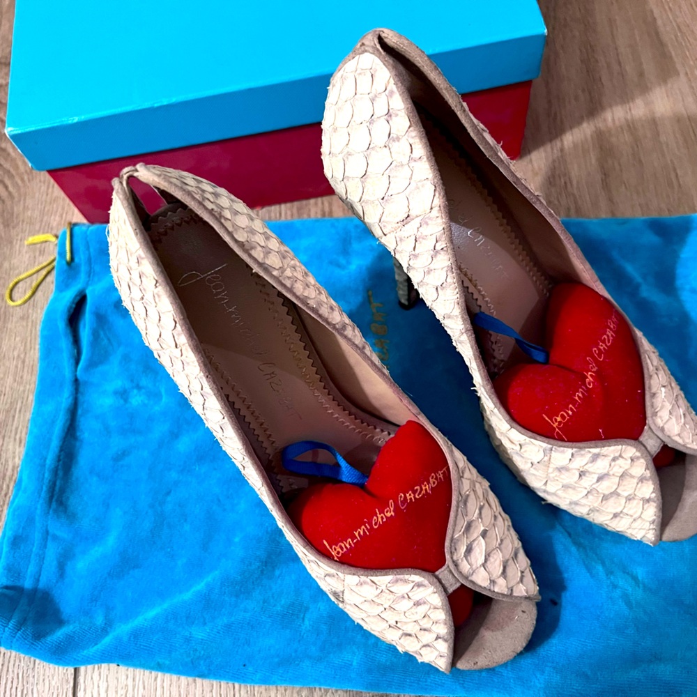 Amazing Jean-Michel Cazabat heels